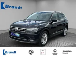 Deep black perleffekt (metallic) Gebraucht 2020 VW Tiguan Highline SUV | 22.990 € (Superpreis)