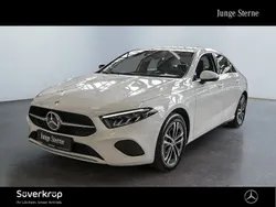 Weiß Gebraucht 2024 Mercedes A250 Progressive Limousine | 31.425 € (Guter Preis)