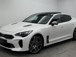 Snow white pearl Gebraucht 2022 Kia Stinger Limousine | 34.800 € (Fairer Preis)