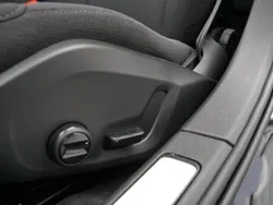Schwarz Gebraucht 2021 Volvo V60 R-Design Kombi | 33.540 € (Fairer Preis)