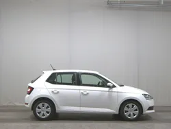 Weiss Gebraucht 2021 Skoda Fabia Ambition Limousine | 10.980 € (Guter Preis)