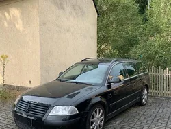 Schwarz Gebraucht 2004 VW Passat Kombi | 1.200 € (Superpreis)