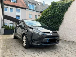 Schwarz Gebraucht 2012 Ford Fiesta Champions Edition Kleinwagen | 4.090 € (Fairer Preis)