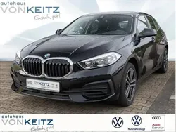Black sapphire metallic (schwarz) Gebraucht 2020 BMW 118 Advantage Kleinwagen | 17.450 € (Fairer Preis)
