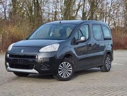 Grau Gebraucht 2015 Peugeot TePee Active Van / Kleinbus | 8.490 € (Fairer Preis)