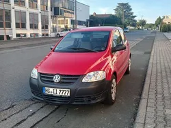 Rot Gebraucht 2011 VW Fox Style Kleinwagen | 3.000 € (Etwas zu teuer)