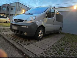 Grau Gebraucht 2003 Opel Vivaro Van | 5.500 € (Fairer Preis)