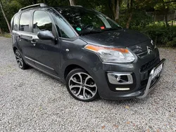 Grau Gebraucht 2013 Citroën C3 Picasso Exclusive Van / Kleinbus | 5.999 € (Fairer Preis)