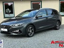 Grün Gebraucht 2022 Hyundai i30 Select Kombi | 17.485 € (Etwas zu teuer)