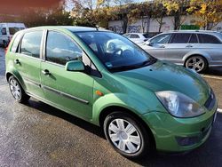 Grün Gebraucht 2006 Ford Fiesta Limousine | 2.400 €