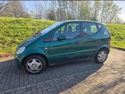 Grün Gebraucht 1998 Mercedes A140 Kleinwagen | 2.000 € (Fairer Preis)