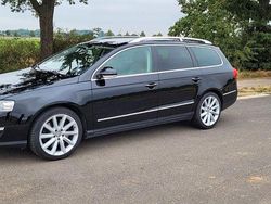 Schwarz Gebraucht 2010 VW Passat Highline Kombi | 8.590 € (Teuer)
