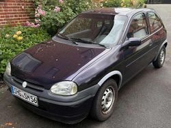 Violett Gebraucht 1996 Opel Corsa Limousine | 1.350 € (Fairer Preis)