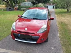 Rot Gebraucht 2011 Renault Clio II Limousine | 2.000 € (Guter Preis)
