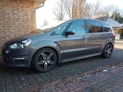 Braun Gebraucht 2011 Ford S-MAX Titanium S Van / Kleinbus | 10.500 € (Teuer)