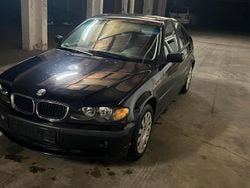 Blau Gebraucht 2002 BMW 318 Limousine | 1.600 € (Guter Preis)
