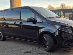 Schwarz Gebraucht 2024 Mercedes V250 Style Van / Kleinbus | 62.990 € (Guter Preis)
