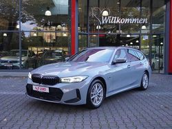 Grau Gebraucht 2022 BMW 330e M Sport Kombi | 33.890 € (Fairer Preis)