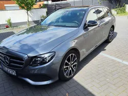Grau Gebraucht 2019 Mercedes E300 Avantgarde Kombi | 34.000 € (Teuer)