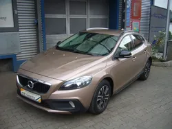 Braun Gebraucht 2017 Volvo V40 CC Kombi | 17.900 € (Fairer Preis)