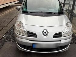 Silber Gebraucht 2011 Renault Modus Van / Kleinbus | 1.999 €