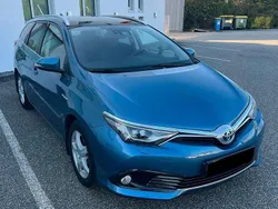 Blau Gebraucht 2016 Toyota Auris Hybrid Kombi | 11.590 € (Fairer Preis)