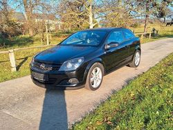 Schwarz Gebraucht 2005 Opel Astra GTC Limousine | 3.300 €