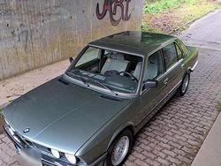 Grün Gebraucht 1985 BMW 525 Limousine | 12.999 €