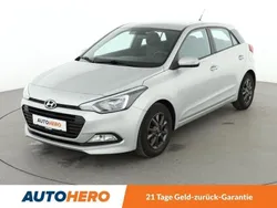 Silber Gebraucht 2017 Hyundai i20 YES! Kleinwagen | 9.560 € (Fairer Preis)
