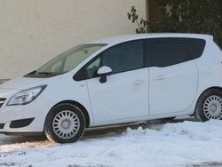 Weiß Gebraucht 2016 Opel Meriva Van / Kleinbus | 5.590 € (Guter Preis)