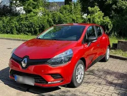 Rot Gebraucht 2018 Renault Clio IV Life Kleinwagen | 10.000 € (Fairer Preis)
