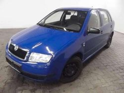 Blau Gebraucht 2003 Skoda Fabia Kleinwagen | 2.500 € (Etwas zu teuer)
