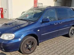 Imperialblau Gebraucht 2006 Kia Carnival 2 Van / Kleinbus | 2.499 € (Fairer Preis)