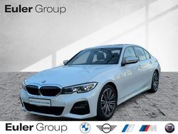 Weiss Gebraucht 2021 BMW 320 Performance Limousine | 29.999 € (Guter Preis)