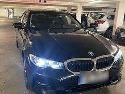Schwarz Gebraucht 2020 BMW 330 Sport Line Limousine | 24.000 € (Guter Preis)