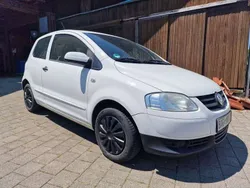 Candyweiß Gebraucht 2010 VW Fox Kleinwagen | 1.450 € (Fairer Preis)