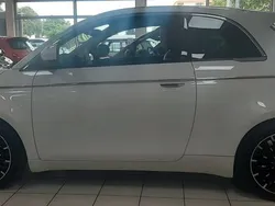 Weiß Gebraucht 2023 Fiat 500e La Prima Limousine | 28.990 €
