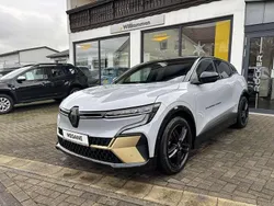 Rafalgrau Gebraucht 2022 Renault Mégane Iconic Limousine | 27.990 € (Guter Preis)