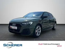 Distriktgrün metallic mythossc Gebraucht 2024 Audi A1 S-Line Kleinwagen | 32.900 € (Teuer)