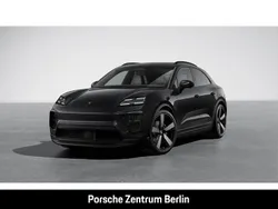 Tiefschwarzmetallic Neu 2025 Porsche Macan SUV | 118.100 €