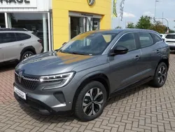 Dolomitgrau Gebraucht 2025 Renault Austral Evolution SUV | 34.491 € (Guter Preis)