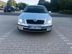 Silber Gebraucht 2006 Skoda Octavia Limousine | 2.599 €