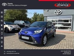 Juniper blue metallic/ night sky black Gebraucht 2022 Toyota Aygo Pulse Kleinwagen | 13.490 € (Fairer Preis)