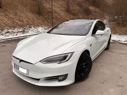 Weiß Gebraucht 2018 Tesla Model S Limousine | 26.400 €