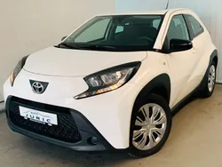 Weiß Gebraucht 2023 Toyota Aygo X-play Kleinwagen | 13.600 € (Guter Preis)