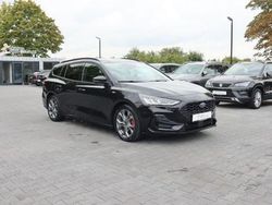 Schwarz Gebraucht 2023 Ford Focus ST-Line Kombi | 20.900 € (Fairer Preis)