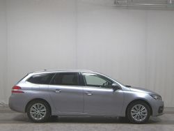 Grau Gebraucht 2021 Peugeot 308 Allure Kombi | 10.280 € (Superpreis)