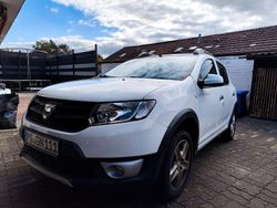 Weiß Gebraucht 2015 Dacia Sandero Stepway Kleinwagen | 5.600 € (Guter Preis)
