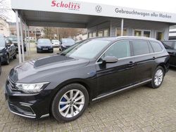 Deep black perleffekt Gebraucht 2022 VW Passat GTE Kombi | 24.680 € (Etwas zu teuer)