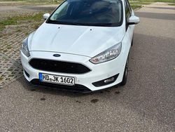 Weiß Gebraucht 2017 Ford Focus Business Edition Limousine | 8.600 € (Guter Preis)